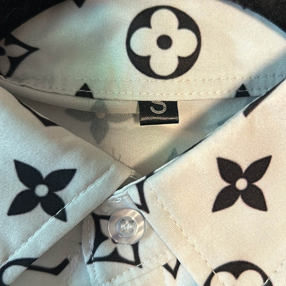 Fleur Pattern Button Front Shirt / Blouse - image 6